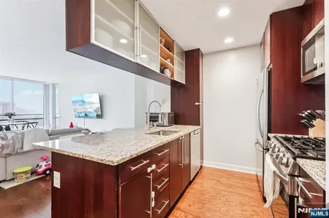 1215 Hudson Park Edgewater NJ 07020