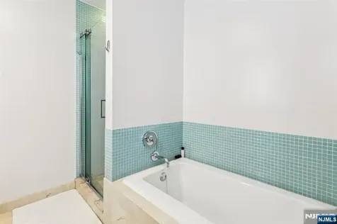 1215 Hudson Park Edgewater NJ 07020