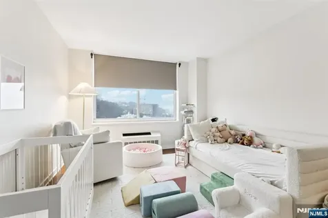 1215 Hudson Park Edgewater NJ 07020