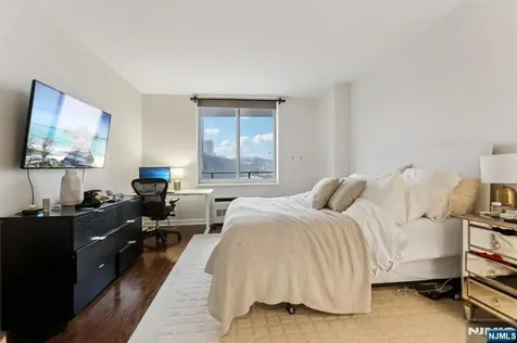 1215 Hudson Park Edgewater NJ 07020