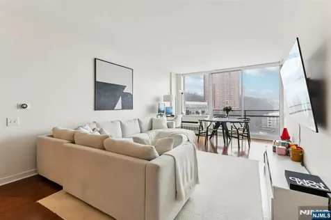 1215 Hudson Park Edgewater NJ 07020