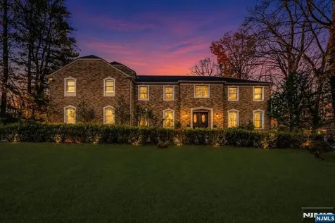 27 Pine Hill Road Old Tappan NJ 07675