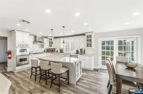 27 Pine Hill Road Old Tappan NJ 07675
