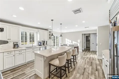 27 Pine Hill Road Old Tappan NJ 07675