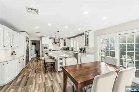 27 Pine Hill Road Old Tappan NJ 07675