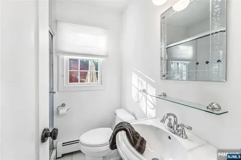 27 Pine Hill Road Old Tappan NJ 07675