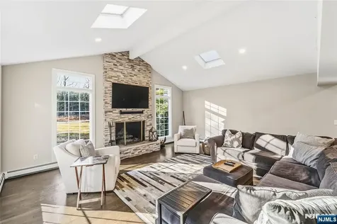 27 Pine Hill Road Old Tappan NJ 07675
