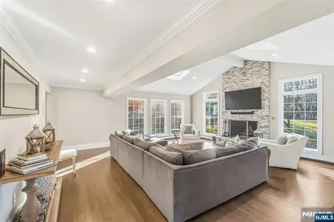 27 Pine Hill Road Old Tappan NJ 07675