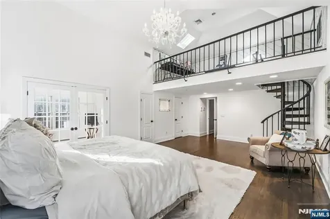 27 Pine Hill Road Old Tappan NJ 07675