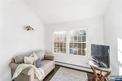 27 Pine Hill Road Old Tappan NJ 07675