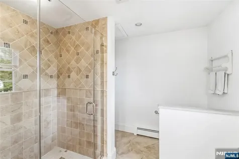 27 Pine Hill Road Old Tappan NJ 07675