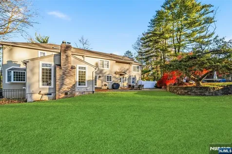 27 Pine Hill Road Old Tappan NJ 07675