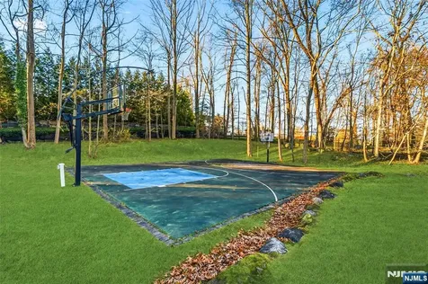 27 Pine Hill Road Old Tappan NJ 07675