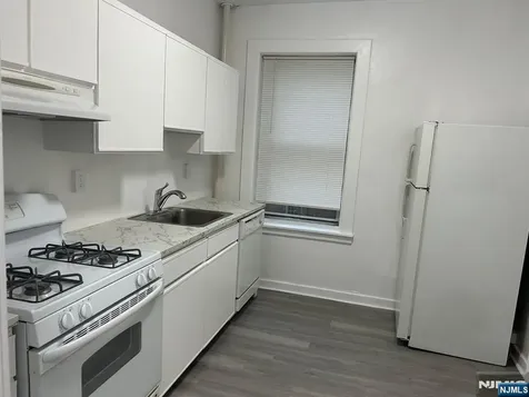 250 Broad Leonia NJ 07605