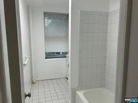 250 Broad Leonia NJ 07605