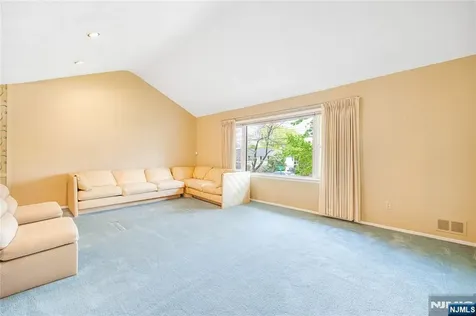 88 Ross Avenue Emerson NJ 07630