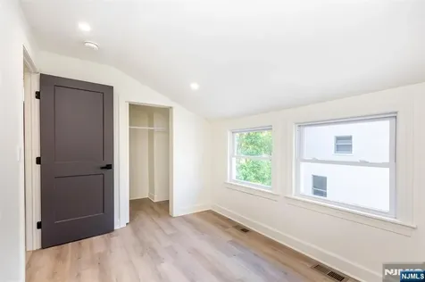 181 Valley Road Montclair NJ 07042