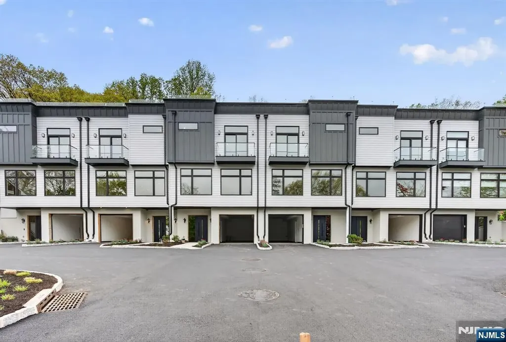 522 Valley Road Clifton NJ 07013
