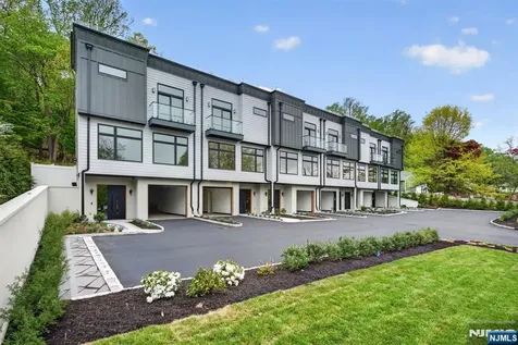 522 Valley Road Clifton NJ 07013