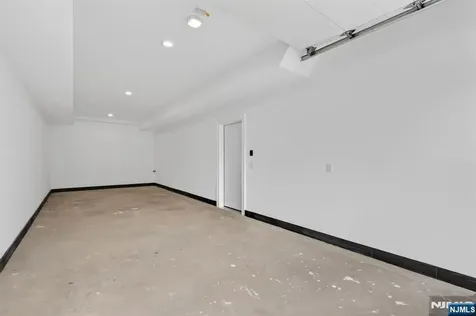 522 Valley Road Clifton NJ 07013