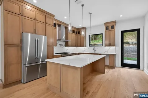 522 Valley Road Clifton NJ 07013