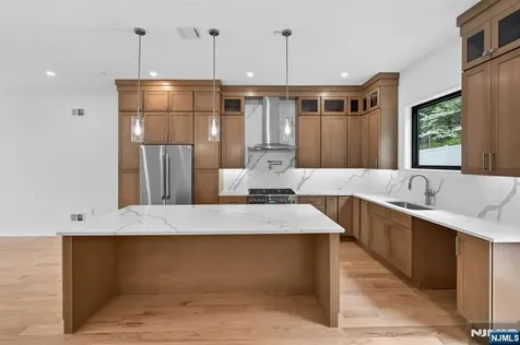 522 Valley Road Clifton NJ 07013