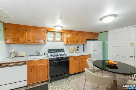 1222 16th Street Fort Lee NJ 07024