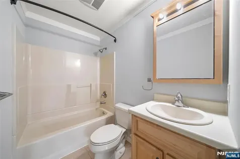 216A Washington Avenue Fort Lee NJ 07024