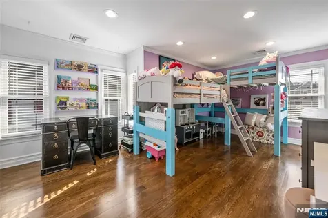 309 Maple Avenue Oradell NJ 07649
