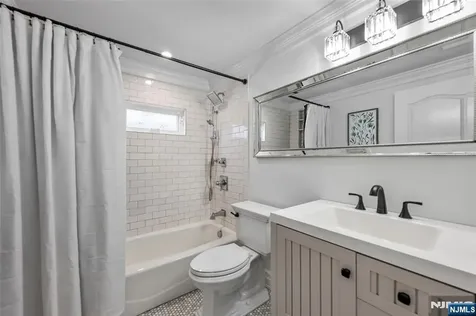 309 Maple Avenue Oradell NJ 07649