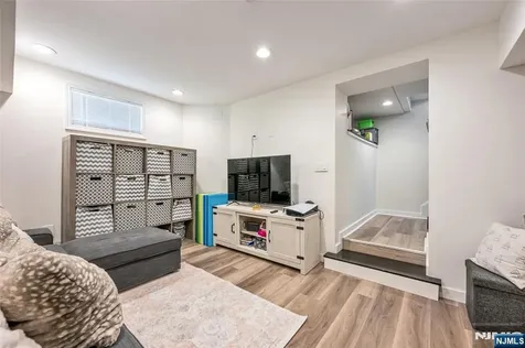 309 Maple Avenue Oradell NJ 07649