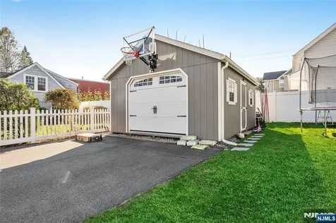 309 Maple Avenue Oradell NJ 07649