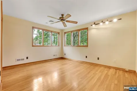 15 Stephen Avenue Lincoln Park Borough NJ 07035