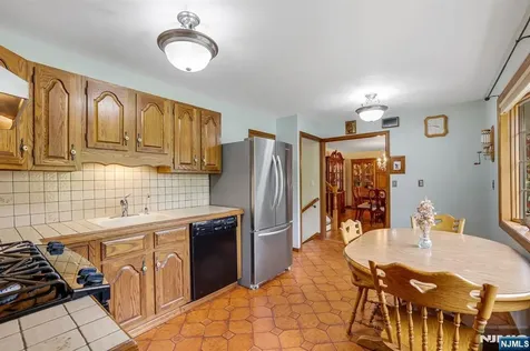 15 Stephen Avenue Lincoln Park Borough NJ 07035