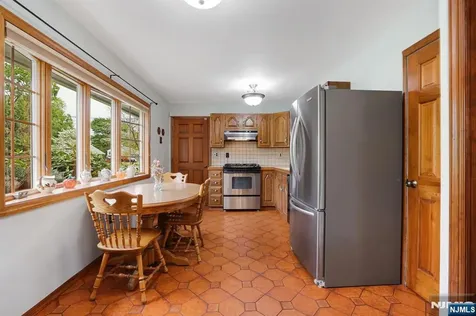 15 Stephen Avenue Lincoln Park Borough NJ 07035