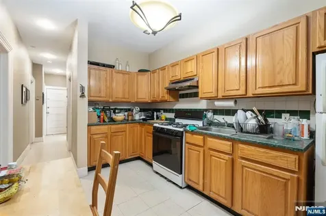 14 48th Street Weehawken NJ 07086