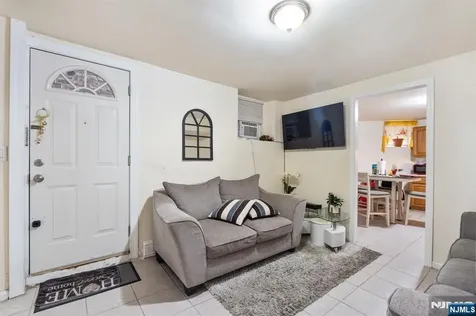 14 48th Street Weehawken NJ 07086