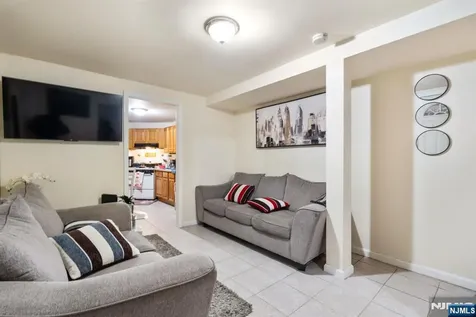 14 48th Street Weehawken NJ 07086