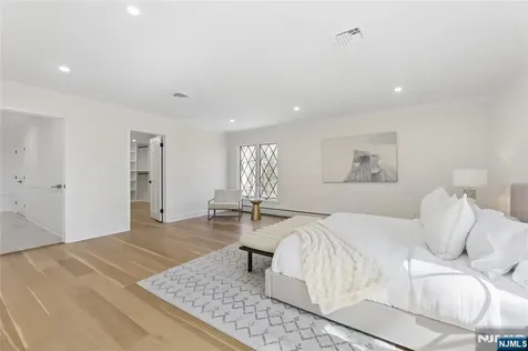 708 Windswept Lane Franklin Lakes NJ 07417