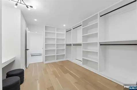 708 Windswept Lane Franklin Lakes NJ 07417