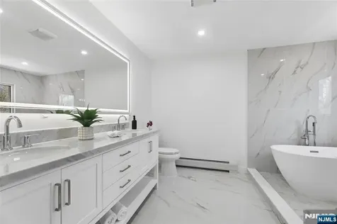 708 Windswept Lane Franklin Lakes NJ 07417