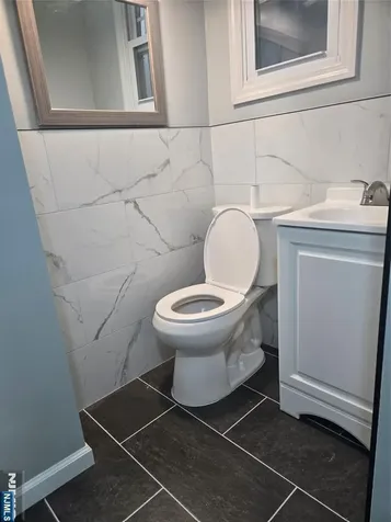 82 Grant Street Fairview NJ 07022