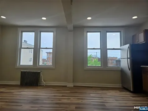 82 Grant Street Fairview NJ 07022