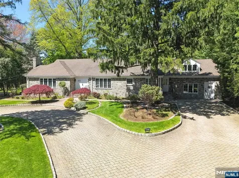 457 Summit Norwood NJ 07648