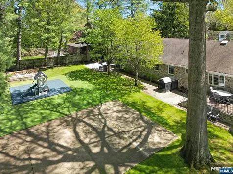 457 Summit Norwood NJ 07648