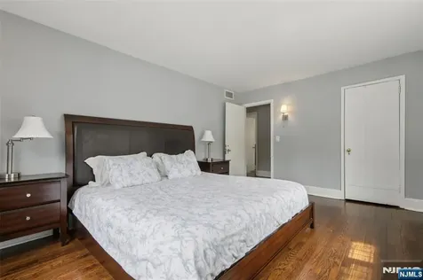 400 Heights Road Ridgewood NJ 07450