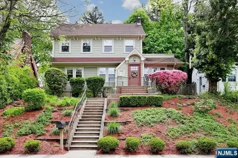 61 Hawthorne Terrace Leonia NJ 07605