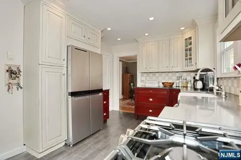 61 Hawthorne Terrace Leonia NJ 07605