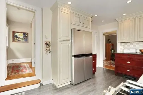 61 Hawthorne Terrace Leonia NJ 07605