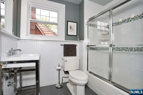 61 Hawthorne Terrace Leonia NJ 07605